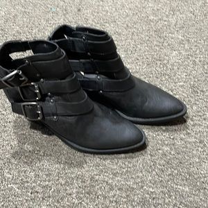 Terret buckle boots